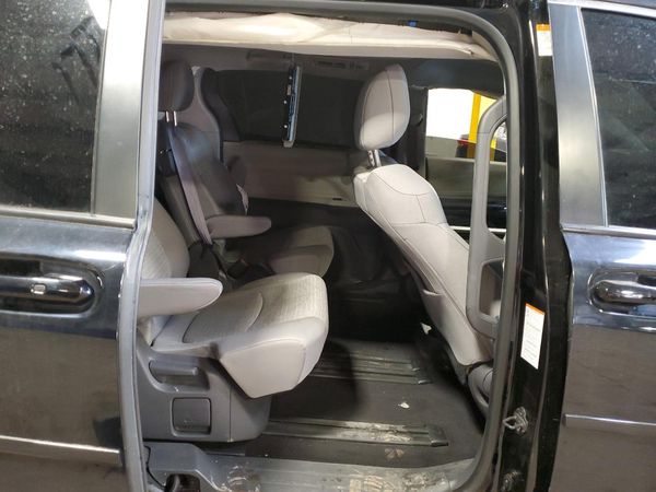 2021 TOYOTA SIENNA LE Plus Package — PSRS