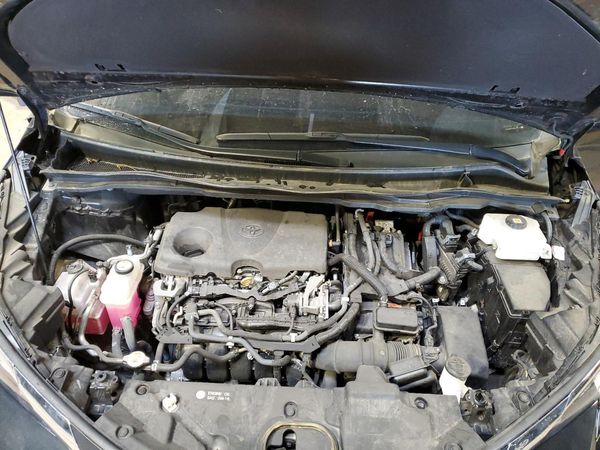 2021 TOYOTA SIENNA LE Plus Package — Engine bay