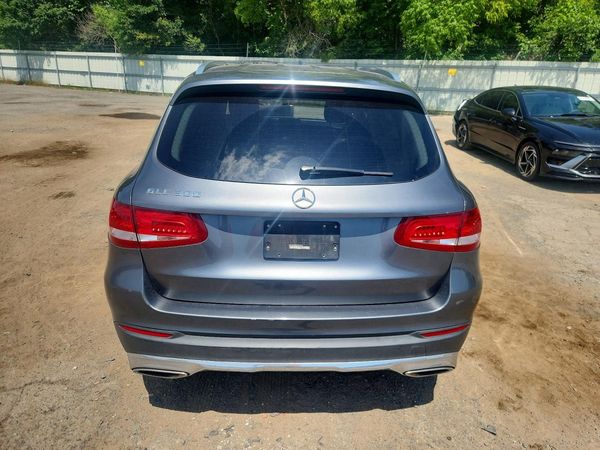 2016 MERCEDES-BENZ GLC GLC300