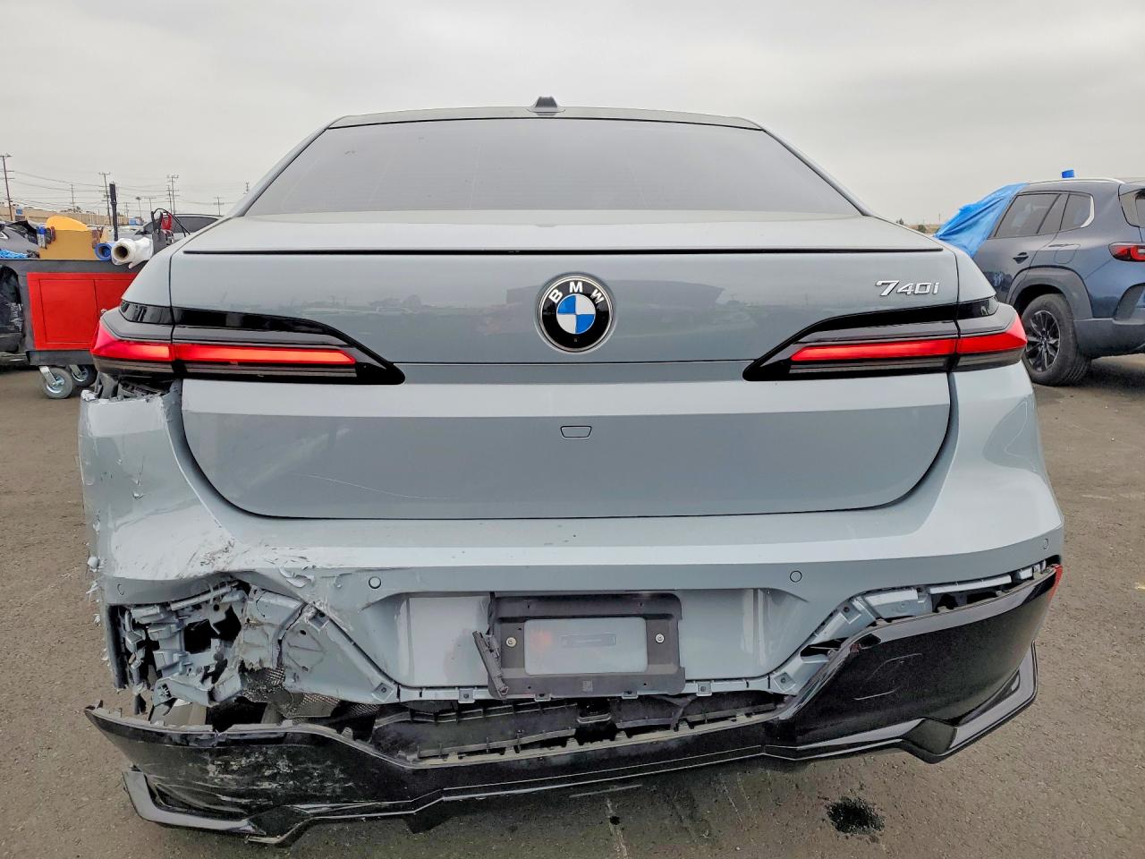 2025 BMW 740