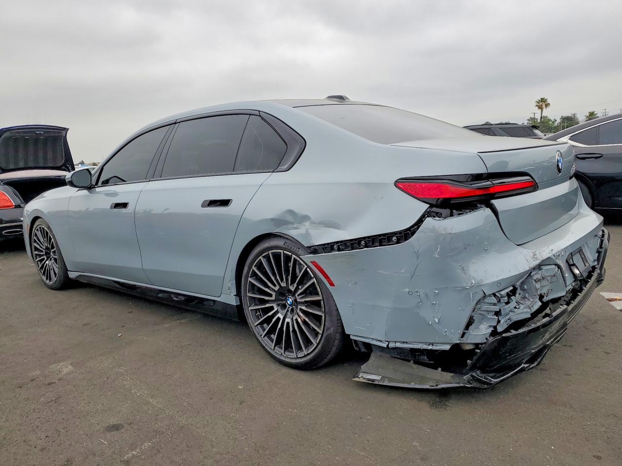 2025 BMW 740