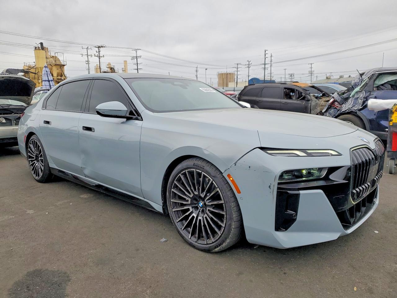 2025 BMW 740