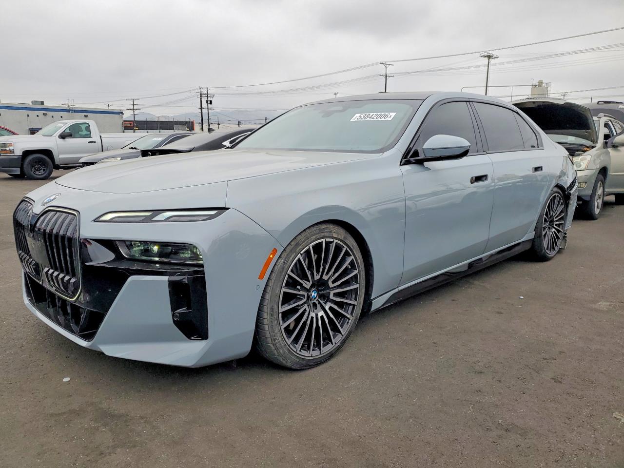 2025 BMW 740