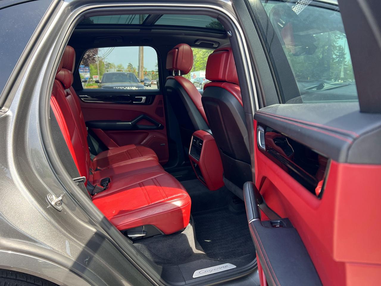 2019 PORSCHE CAYENNE
