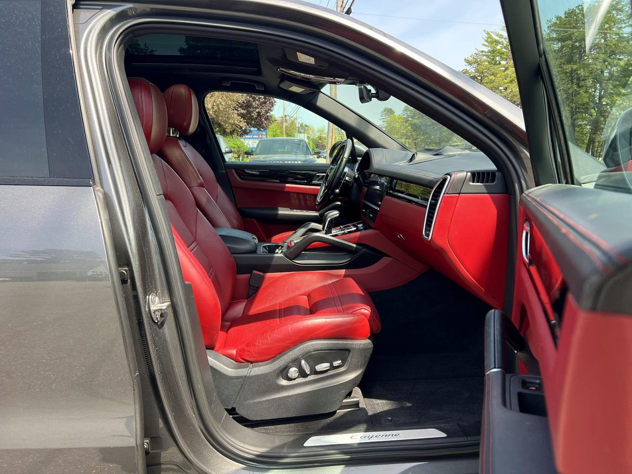 2019 PORSCHE CAYENNE