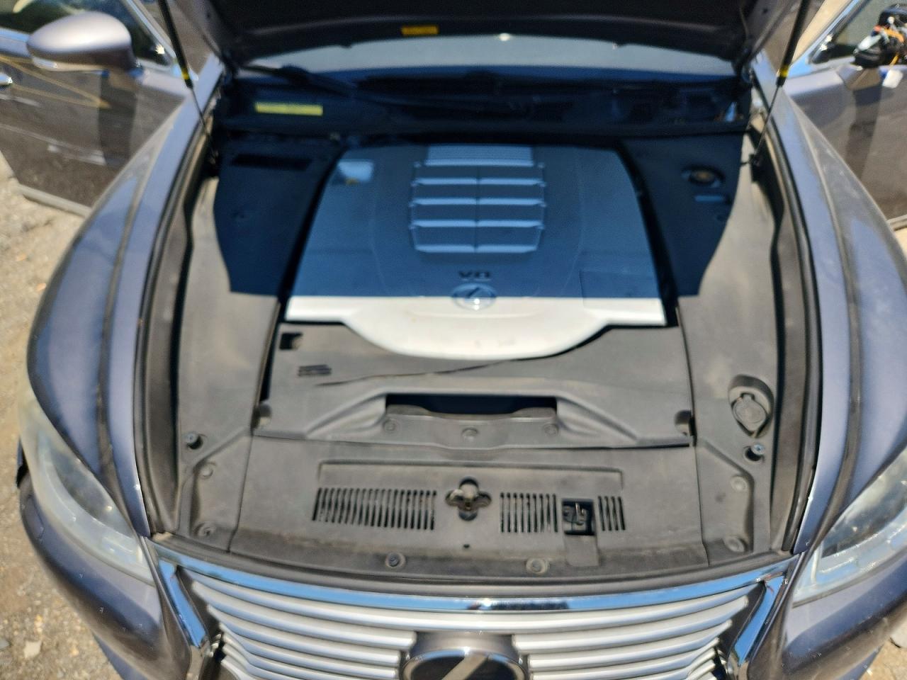 2013 LEXUS LS 460