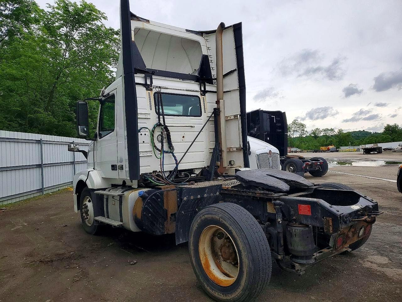 2018 VOLVO VNL