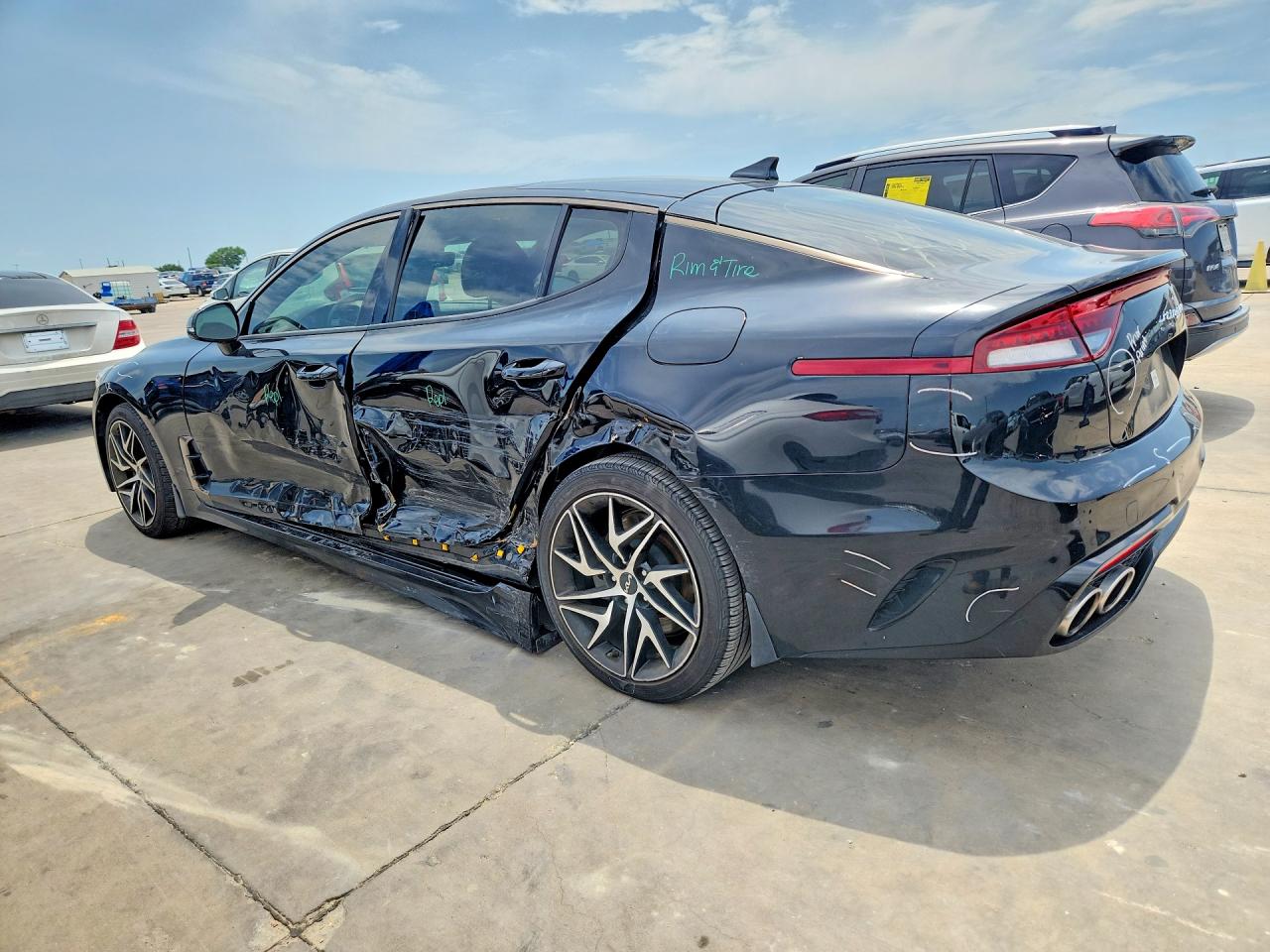 2022 KIA STINGER GT-Line