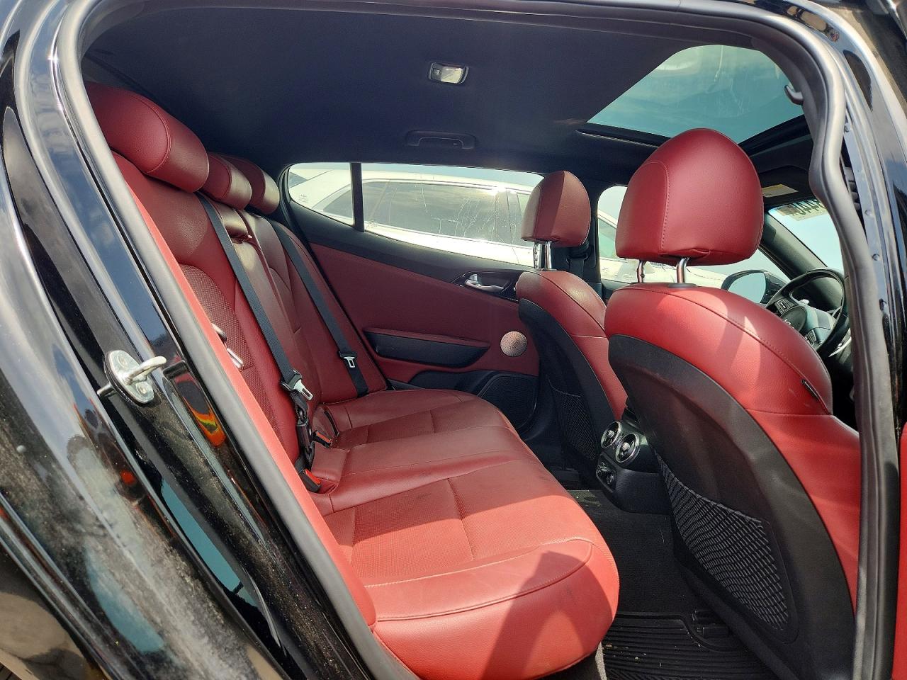 2022 KIA STINGER GT-Line