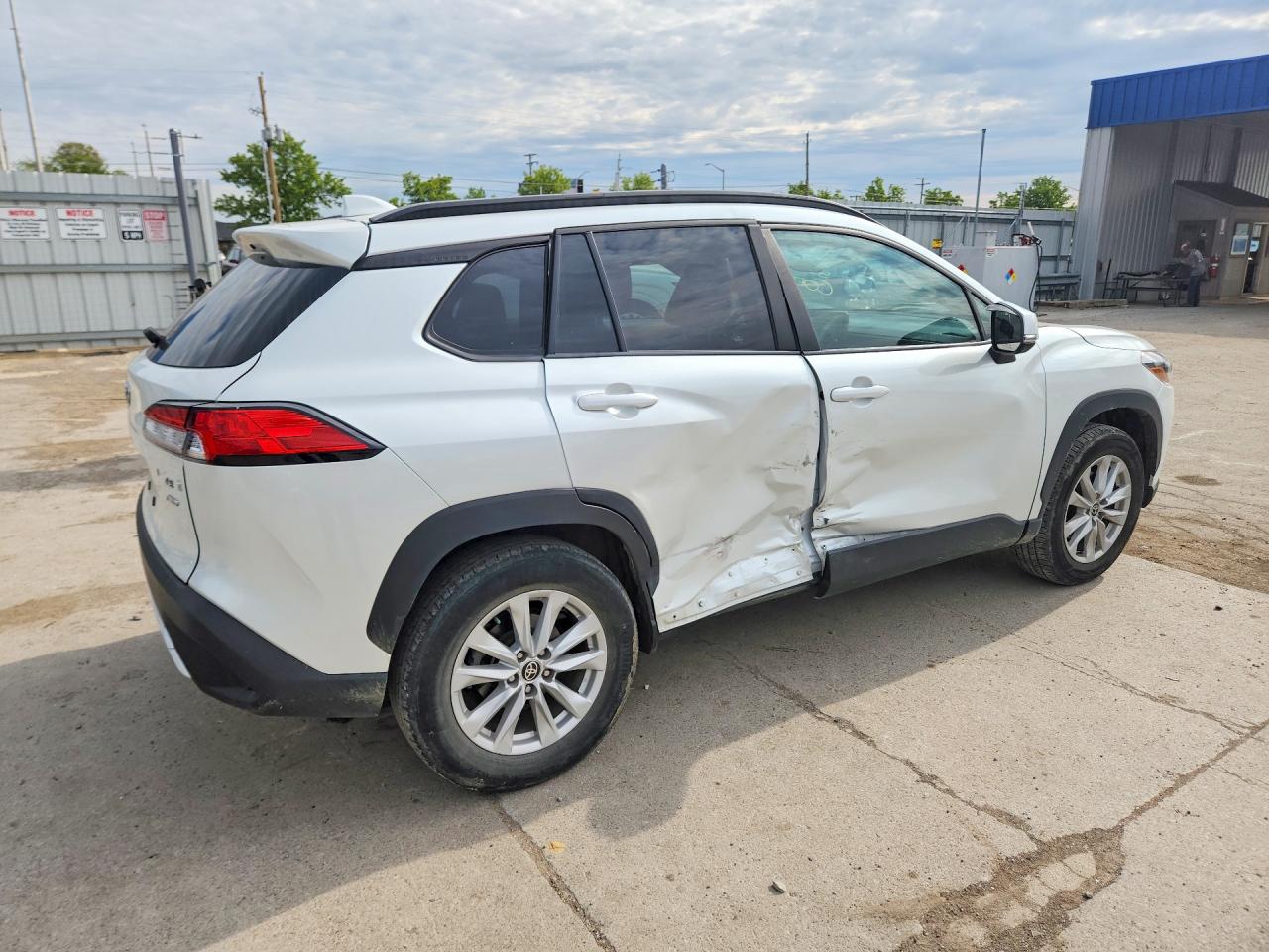 2022 TOYOTA COROLLA CROSS LE