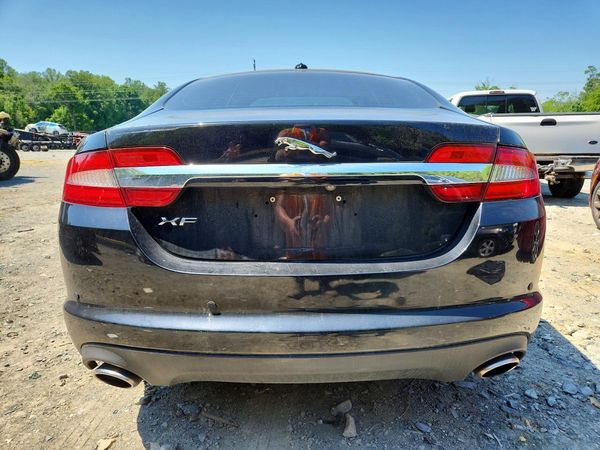 2012 JAGUAR XF Portfolio