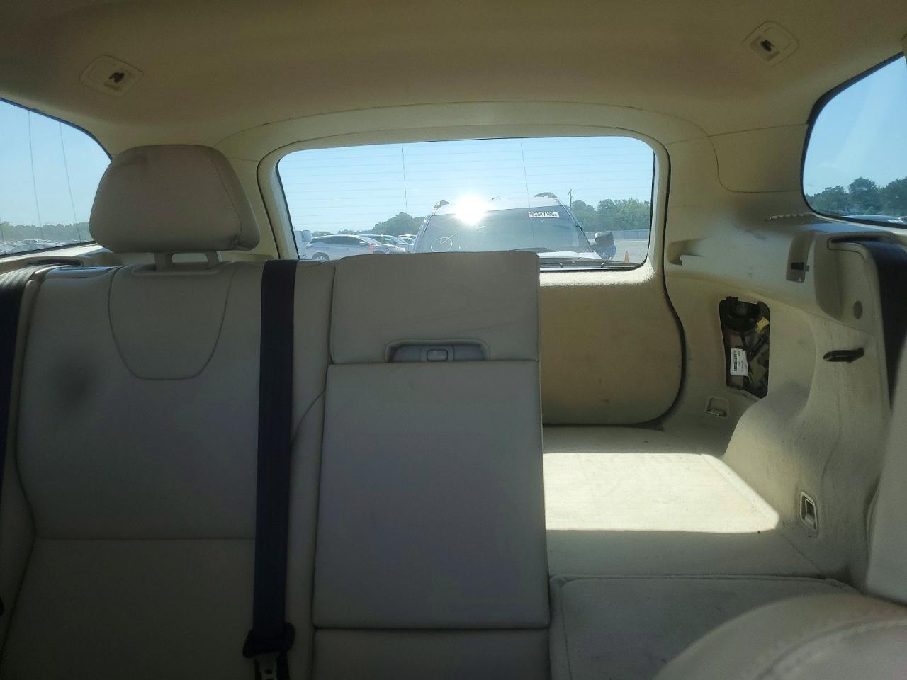 2015 VOLVO XC60 Premier (non R design)