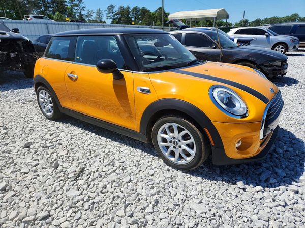 2017 MINI COOPER