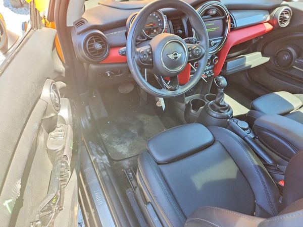 2017 MINI COOPER