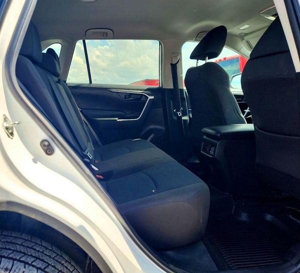 2022 TOYOTA RAV4 LE