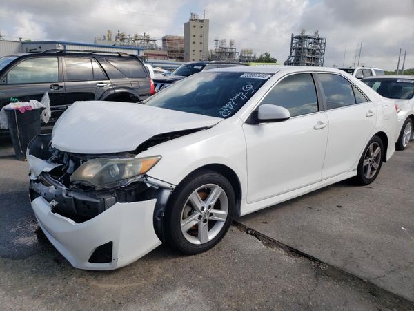 2014 TOYOTA CAMRY