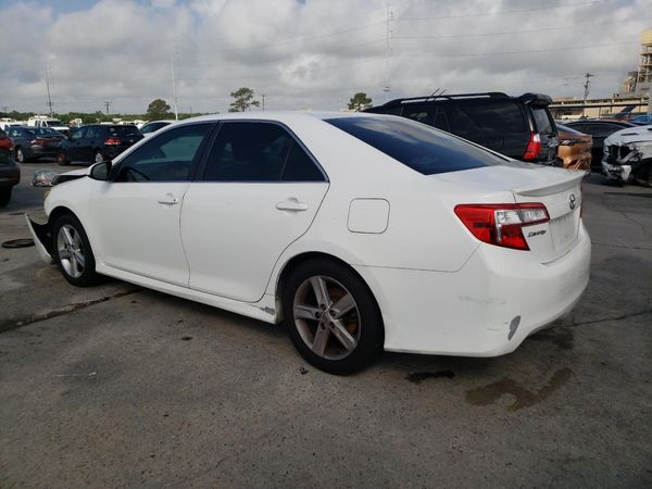 2014 TOYOTA CAMRY