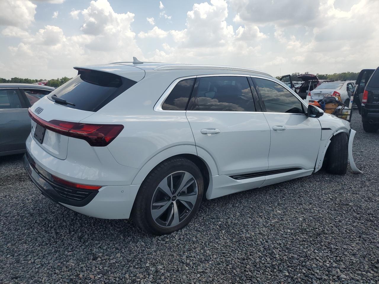 2024 AUDI Q8 E-TRON quattro Premium Plus