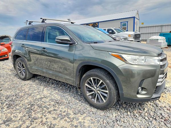 2017 TOYOTA HIGHLANDER SE/XLE