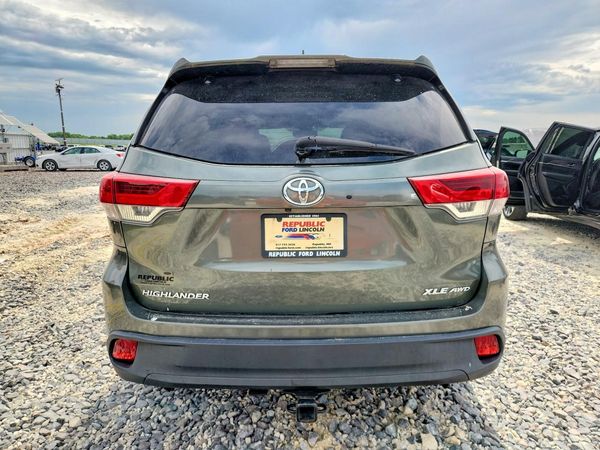 2017 TOYOTA HIGHLANDER SE/XLE