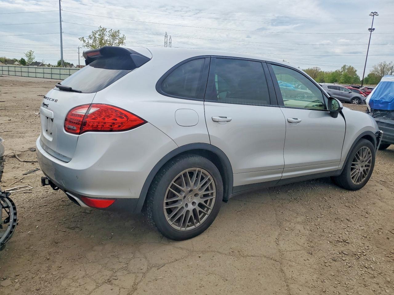 2011 PORSCHE CAYENNE