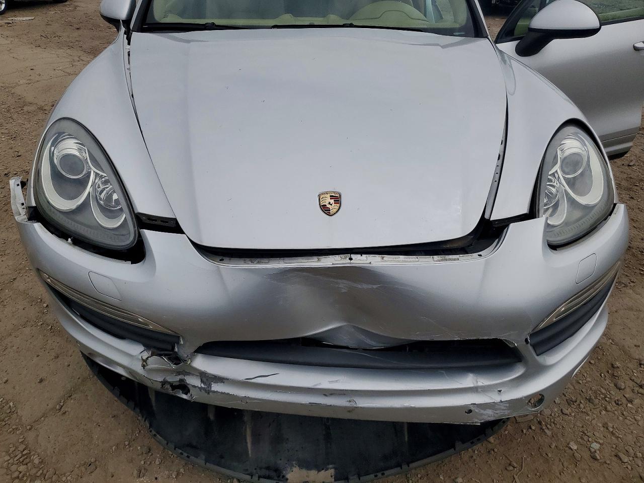 2011 PORSCHE CAYENNE