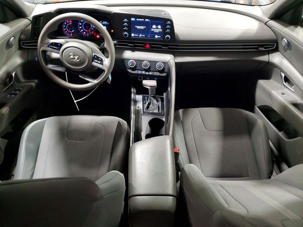 2021 HYUNDAI ELANTRA SE
