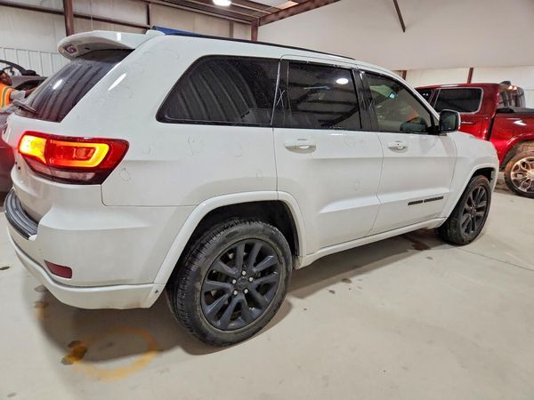 2018 JEEP GRAND CHEROKEE LAREDO 4X2
