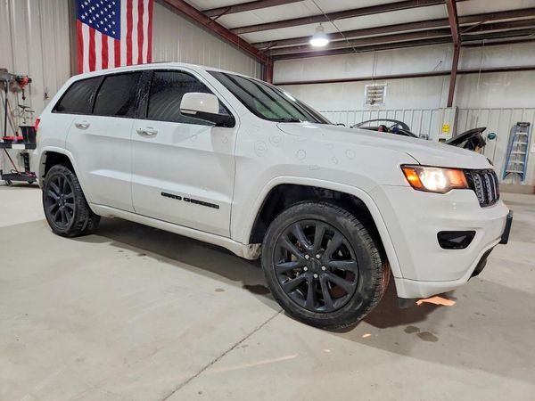 2018 JEEP GRAND CHEROKEE LAREDO 4X2