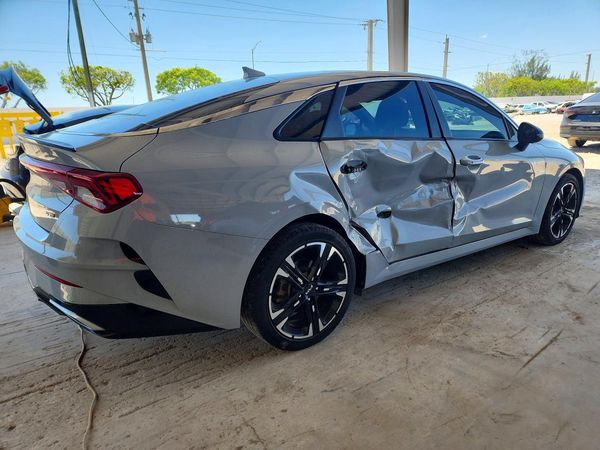 2022 KIA K5 GT-Line