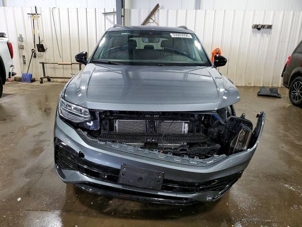 2024 VOLKSWAGEN TIGUAN 4Motion SE R-Line Black