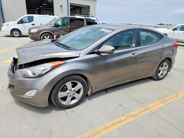 2013 HYUNDAI ELANTRA
