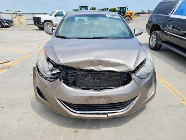 2013 HYUNDAI ELANTRA