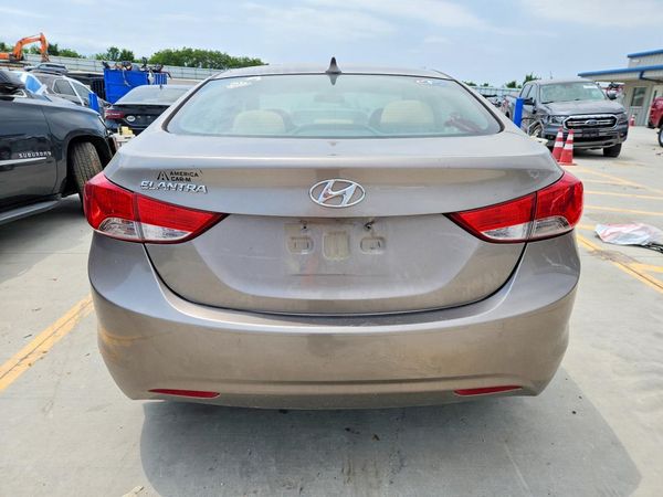 2013 HYUNDAI ELANTRA