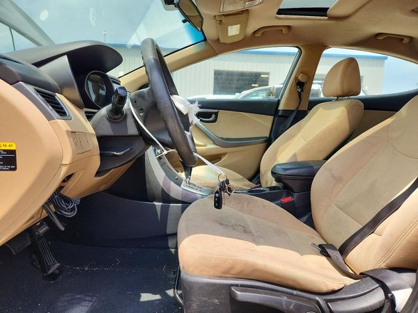 2013 HYUNDAI ELANTRA