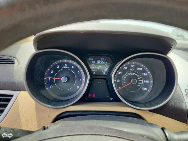 2013 HYUNDAI ELANTRA