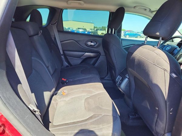 2019 JEEP CHEROKEE LATITUDE FWD