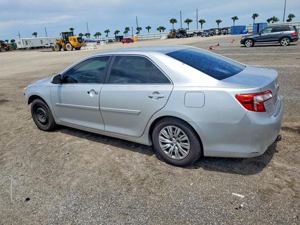 2014 TOYOTA CAMRY