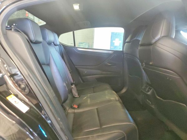 2019 LEXUS ES 350