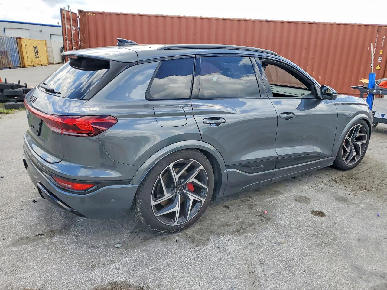 2025 AUDI SQ6 E-TRON e-tron quattro Prestige