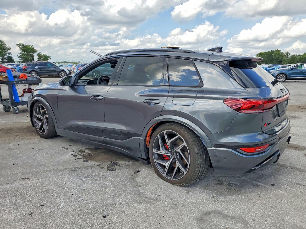 2025 AUDI SQ6 E-TRON e-tron quattro Prestige