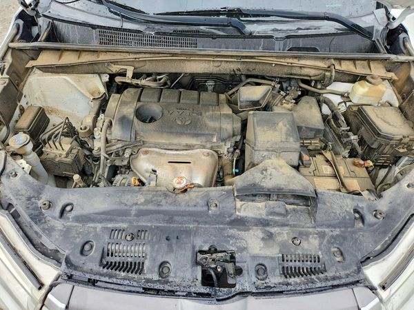 2018 TOYOTA HIGHLANDER LE