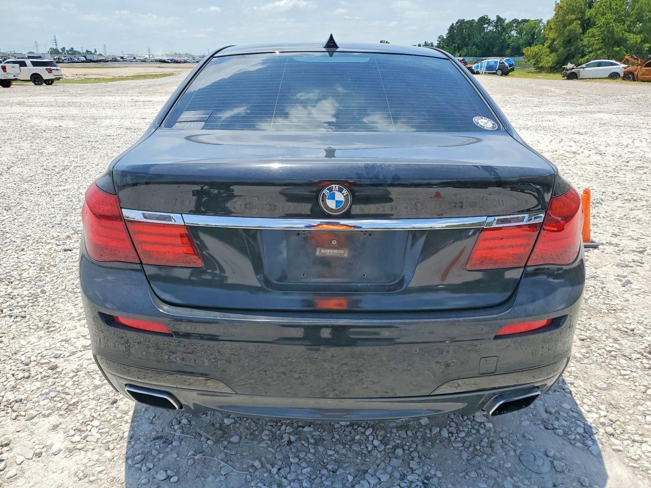 2015 BMW 740