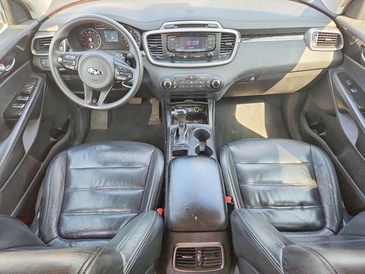 2016 KIA SORENTO L / LX