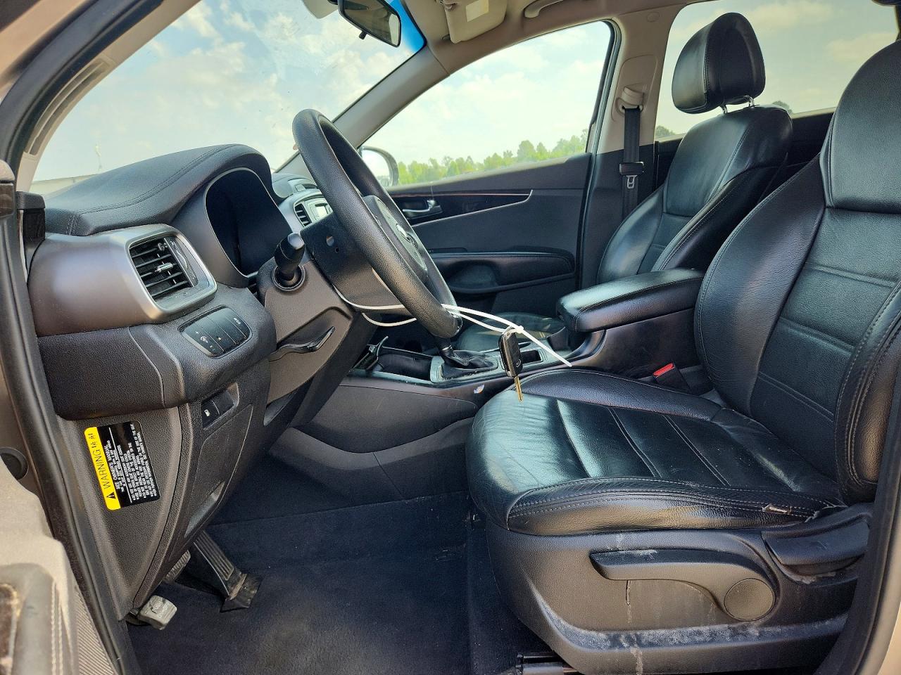 2016 KIA SORENTO L / LX
