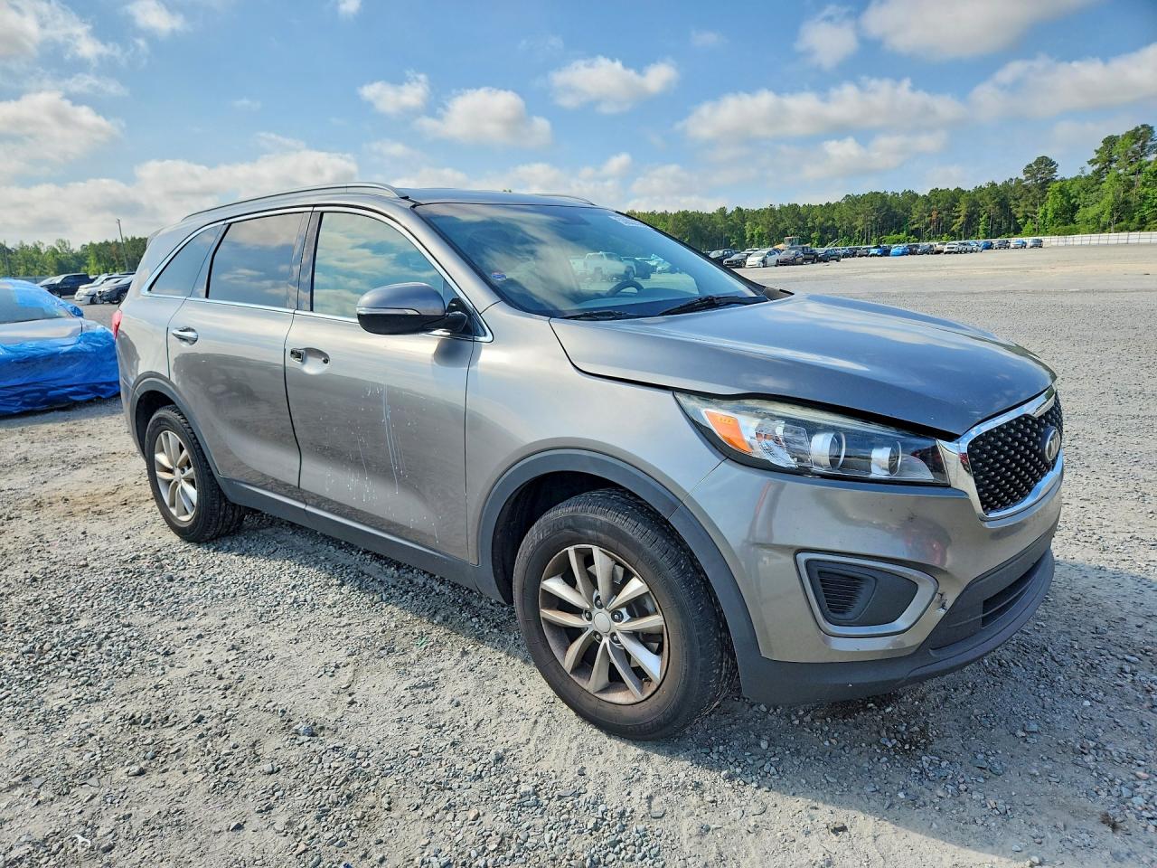 2016 KIA SORENTO L / LX