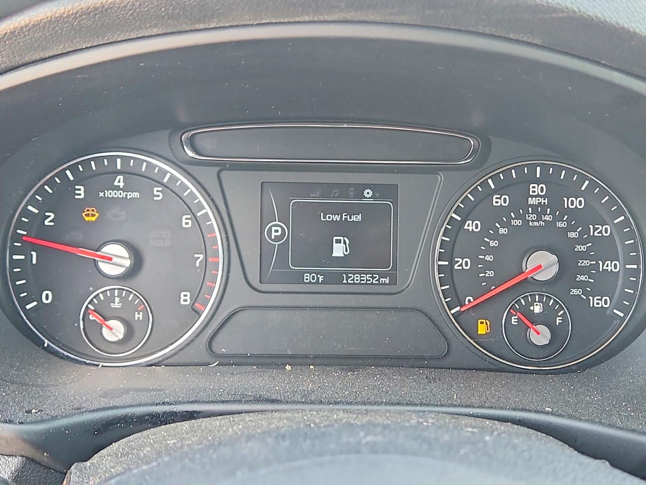 2016 KIA SORENTO L / LX