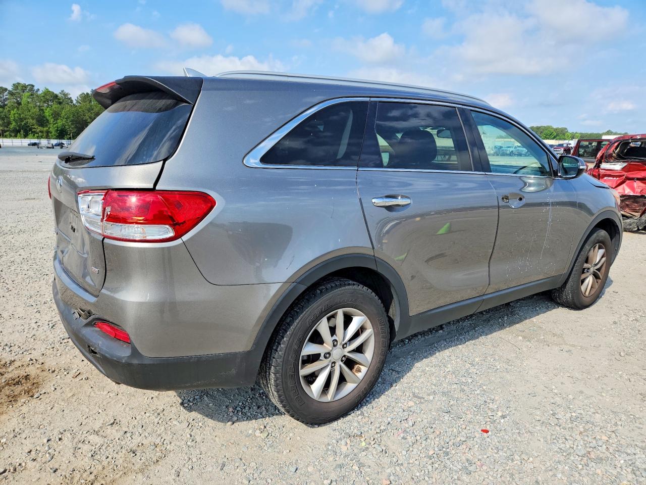 2016 KIA SORENTO L / LX
