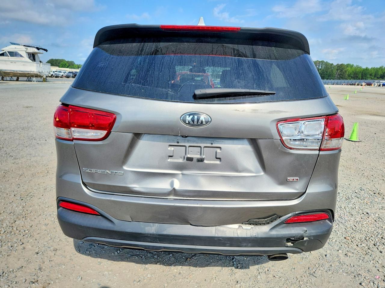 2016 KIA SORENTO L / LX