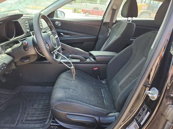 2021 HYUNDAI ELANTRA SE